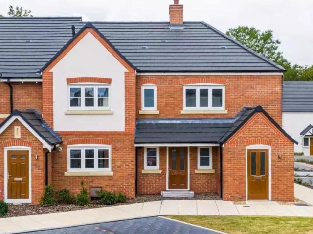 Flat for sale in Handforth