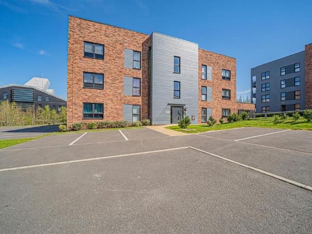 Flat for sale in Cheswick Green, West Midlands