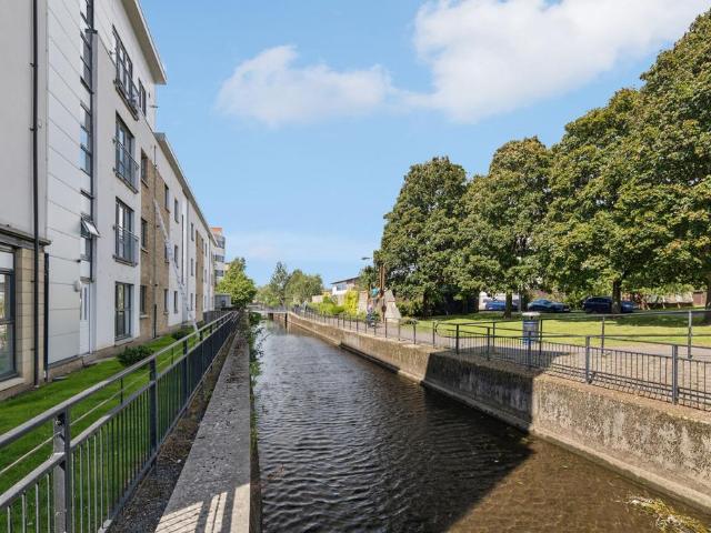 Flat for sale in Moneydie, Scotland