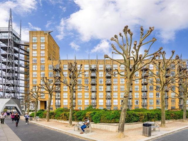 Flat for sale in Ratcliffe, Limehouse