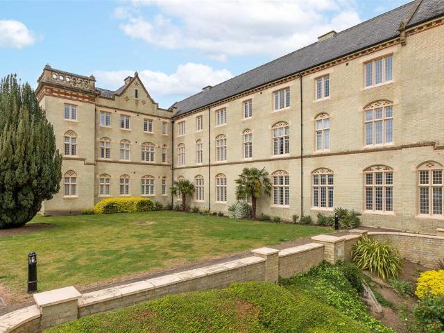 Flat for sale in Fairfield Park, Isle Of Man
