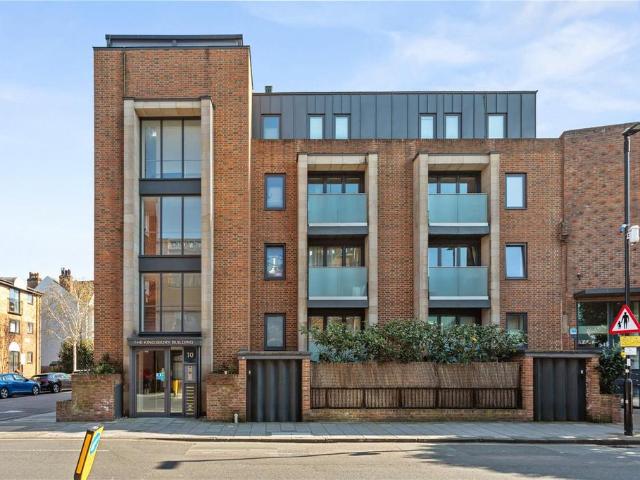 Flat for sale in Highbury, Greater London