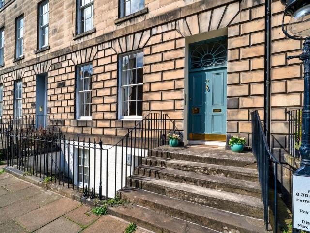 Flat for sale in Silvermills, New Town