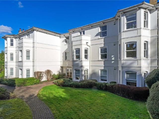 Flat for sale in Broadwater Down, Sandown Park