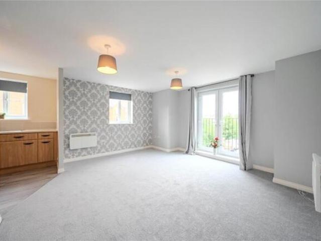 Apartment for sale in Thornbury, Farsley