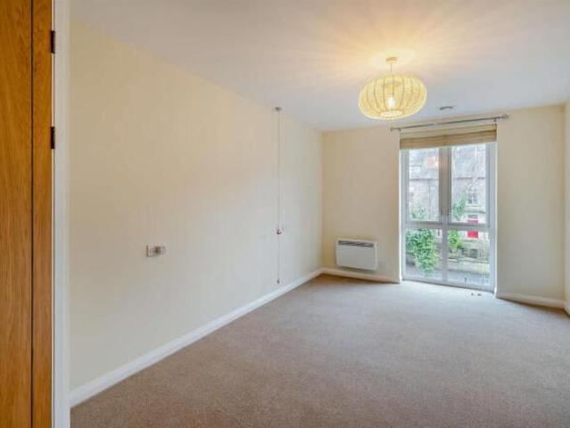 Apartment for sale in Greaves, Bare