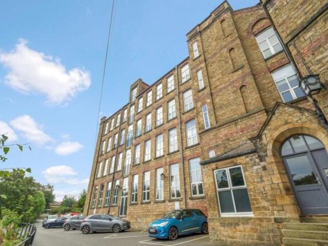 Apartment for sale in Huddersfield, West Yorkshire