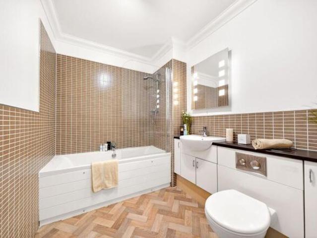 Apartment for sale in South Lane, West Yorkshire