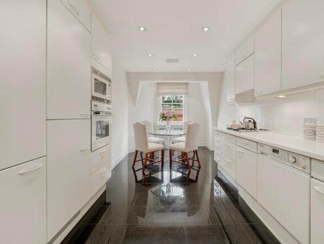 Apartment for sale in Knightsbridge, Greater London