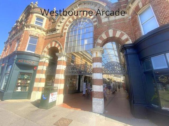 Apartment for sale in Poole
