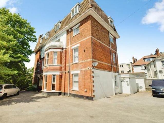 Apartment for sale in Boscombe, Bournemouth