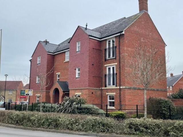 Apartment for sale in Swindon