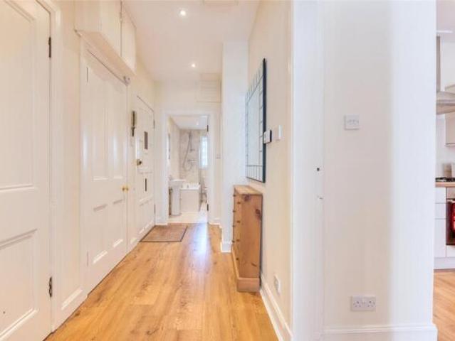 Apartment for sale in Mayfield, Newington