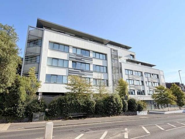 Apartment for sale in Parkstone, Poole
