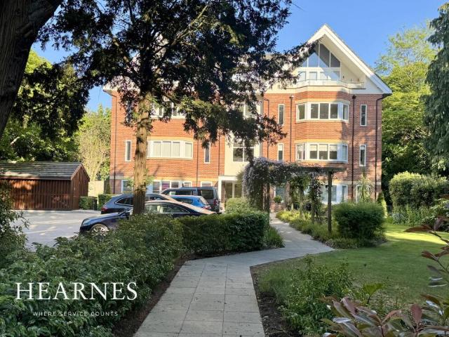 Apartment for sale in Branksome Park, Poole