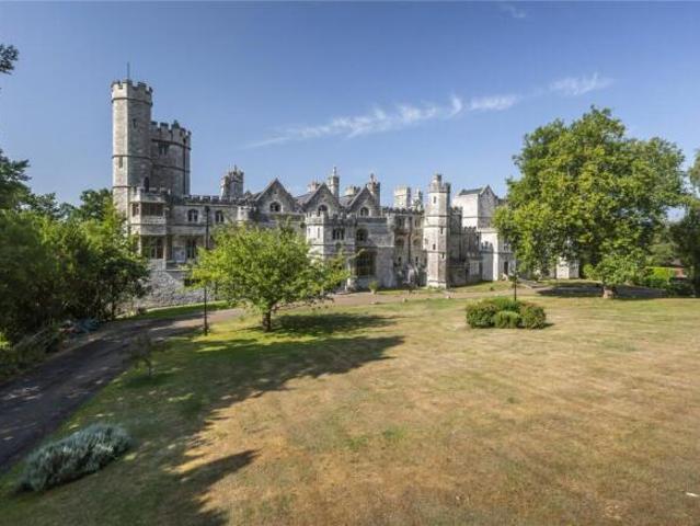 Apartment for sale in Barton Stacey, Hampshire