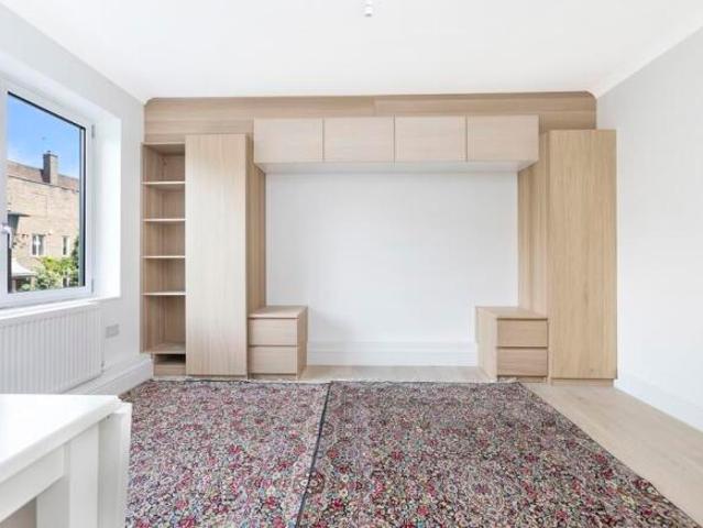 Apartment for sale in Kensington, Calderstones