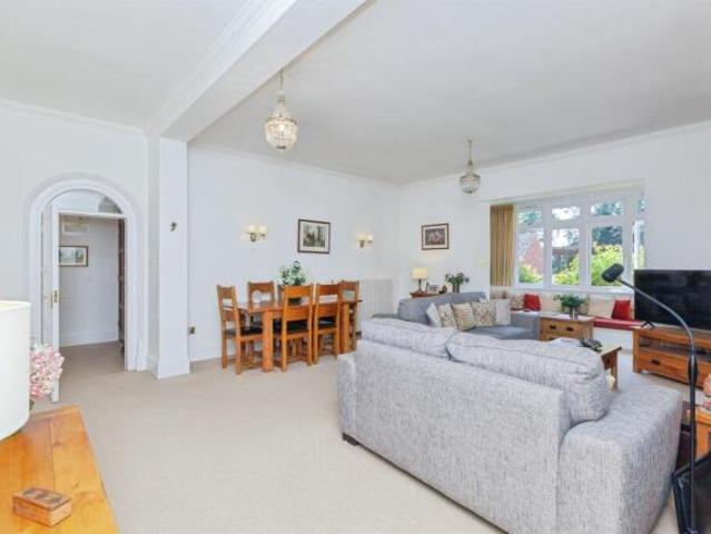 Apartment for sale in Elmfield, Leicestershire