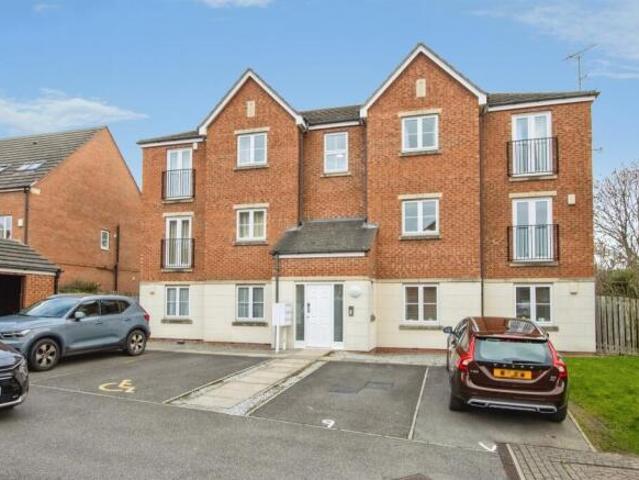 Apartment for sale in Scholes, West Yorkshire