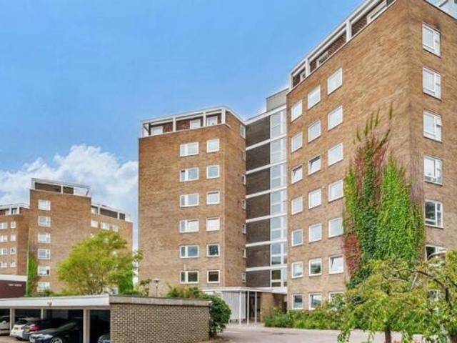 House for sale in Kingston Upon Thames, Greater London