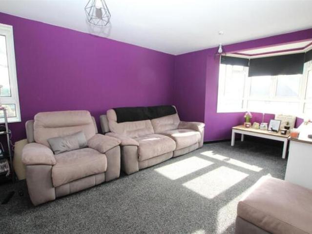 Apartment for sale in Pilgrims' Hatch, Navestock Side
