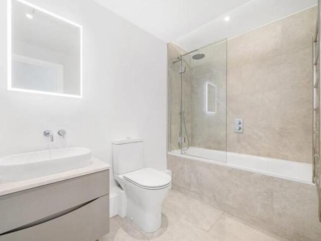 Apartment for sale in Beckenham, Greater London