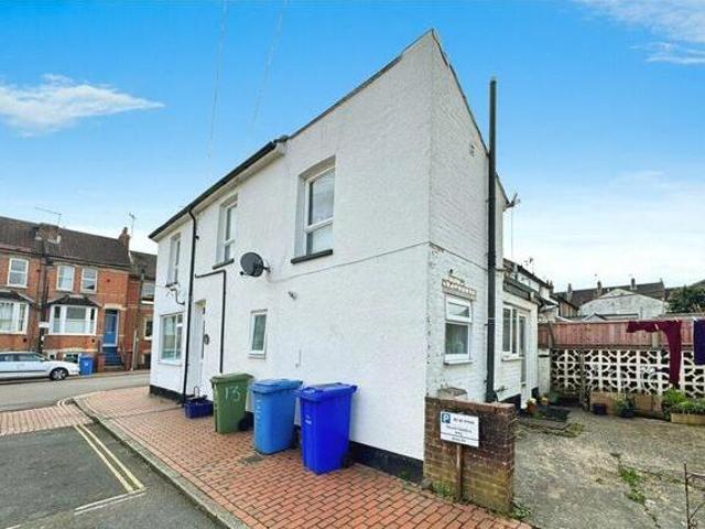 House for sale in Cargate, Aldershot
