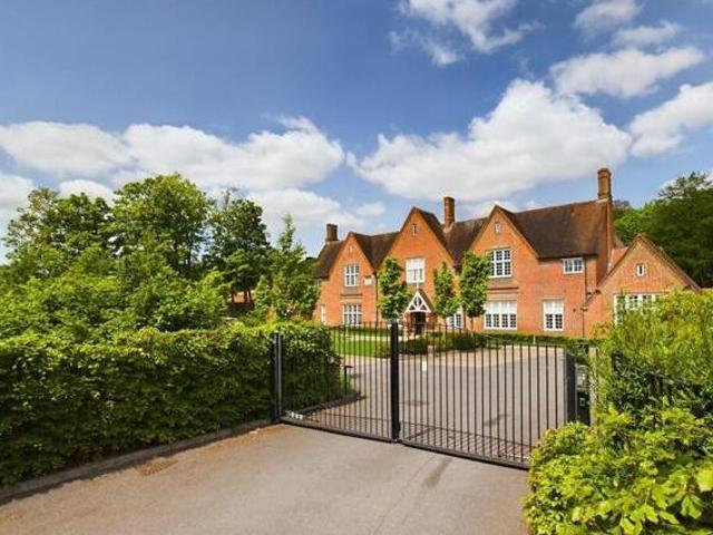House for sale in Aldershot, Hampshire