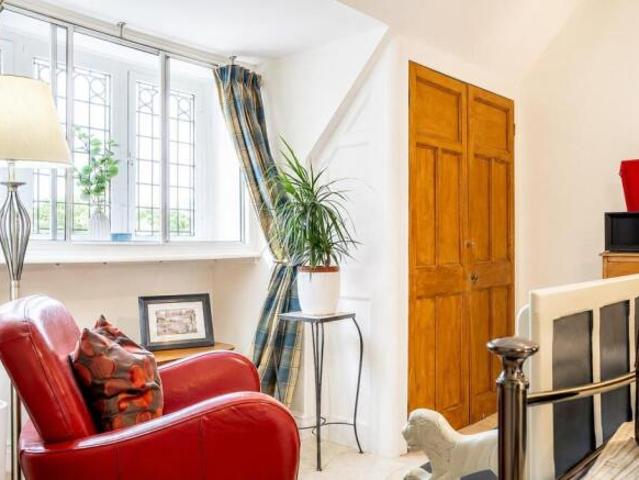 Apartment for sale in Fishers Green, North Yorkshire