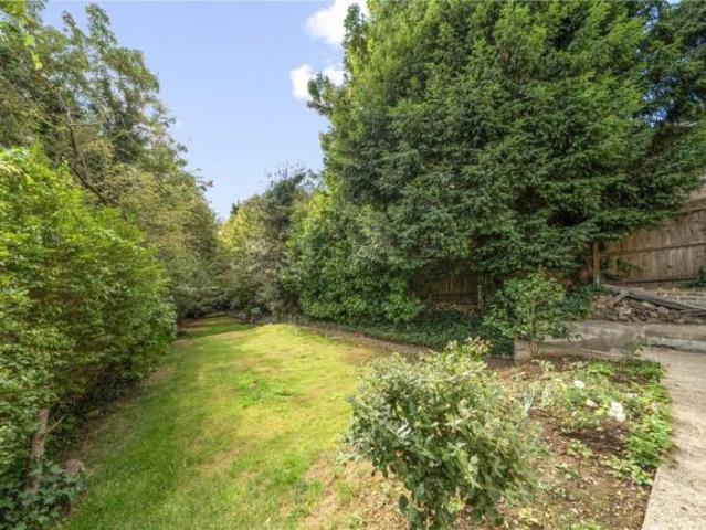 Apartment for sale in Cat Hill, England