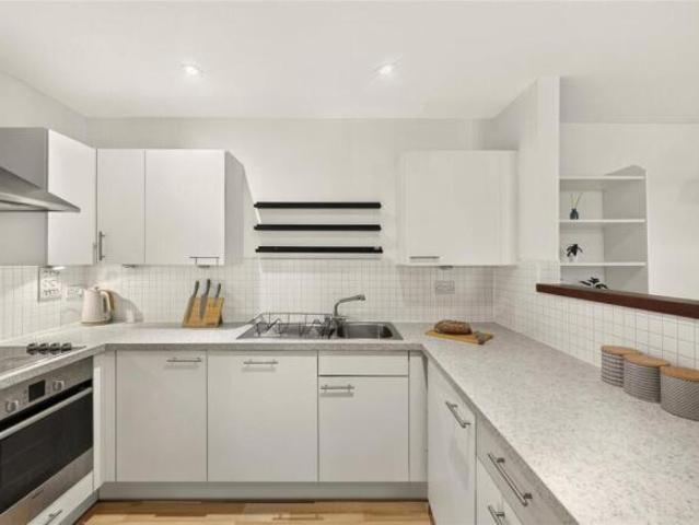 Apartment for sale in East Dulwich, Greater London