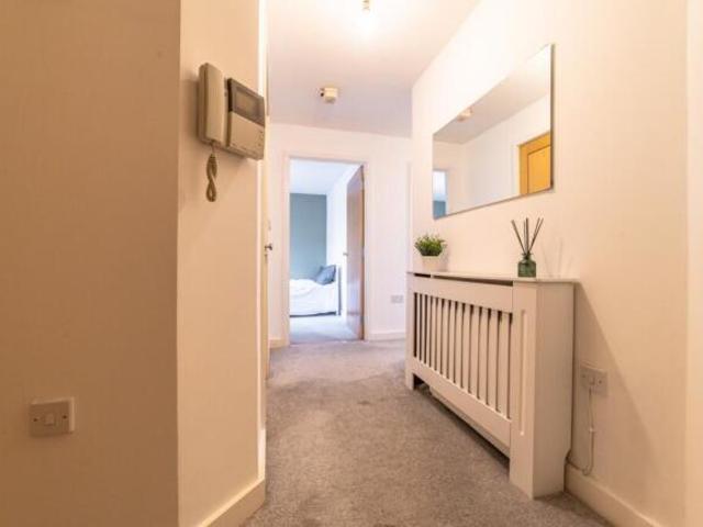 Apartment for sale in Cardiff Bay, Falcon Lodge