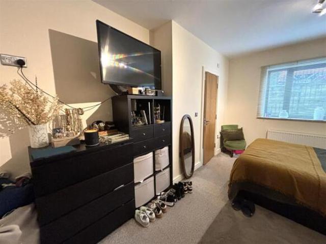 Apartment for sale in Huddersfield, West Yorkshire