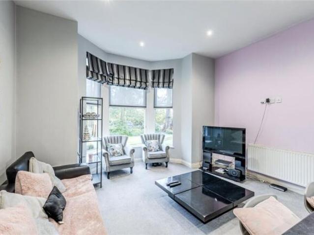 Apartment for sale in Roundhay, West Yorkshire