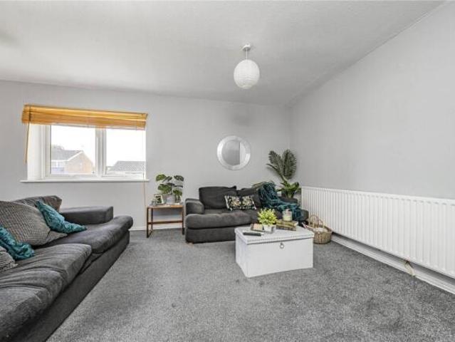 Apartment for sale in Isleworth, Greater London