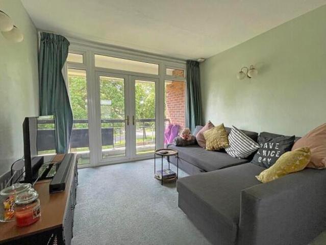 Apartment for sale in Lillington, Warwick