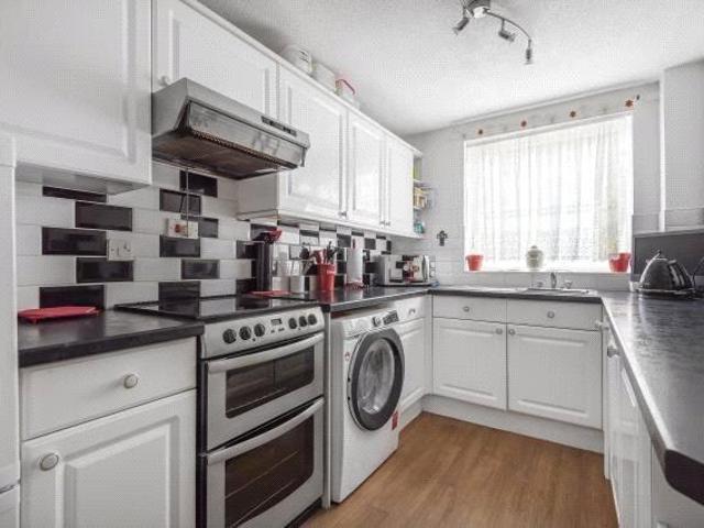 Apartment for sale in Southcote, Reading