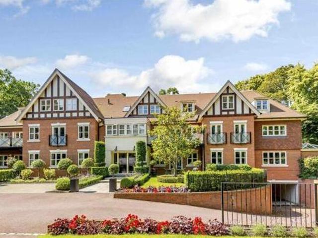 House for sale in Ascot