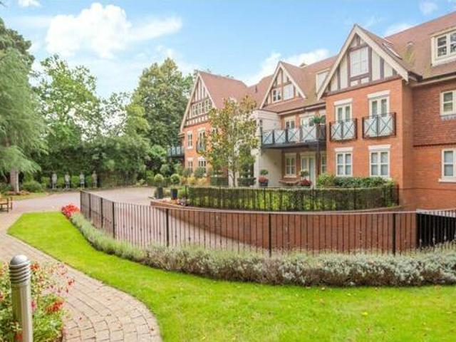 House for sale in Ascot