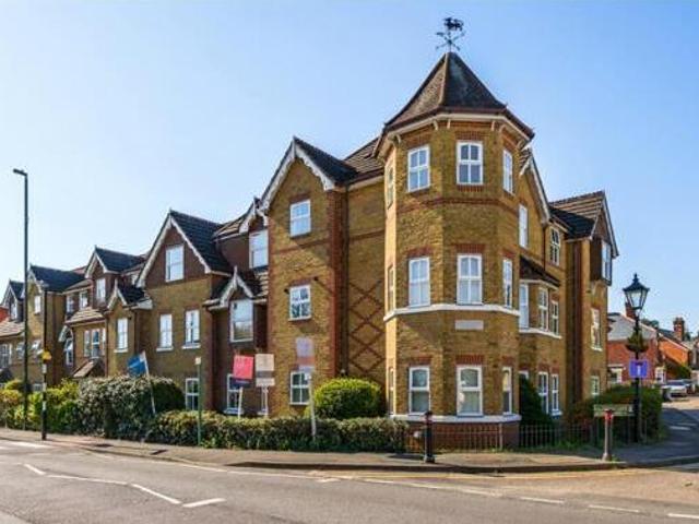 House for sale in Ascot