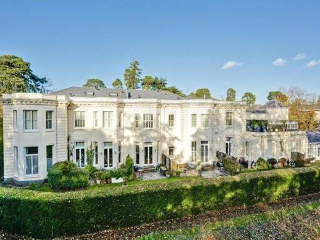 House for sale in Ascot