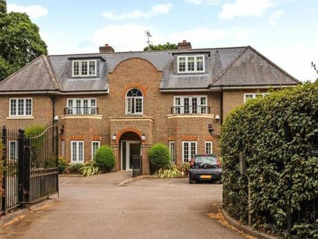 House for sale in Ascot