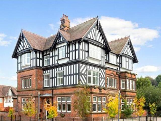 House for sale in Froggatt, East Midlands