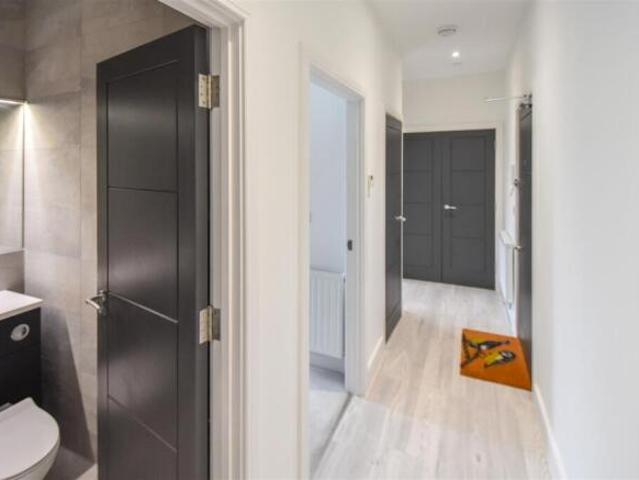 Apartment for sale in Pilgrims' Hatch, Navestock Side