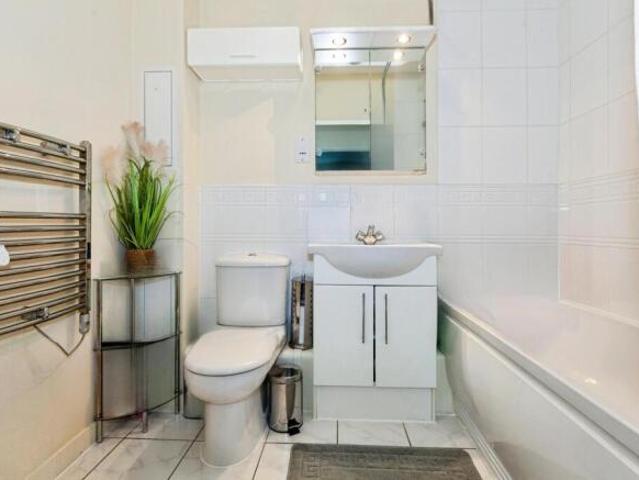 Apartment for sale in Slough