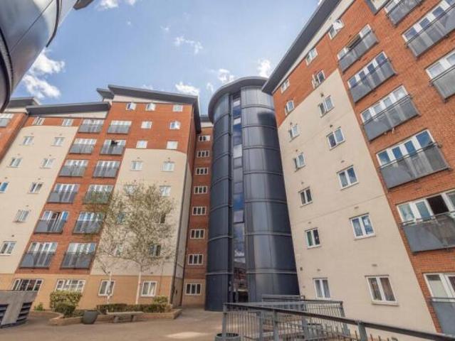Apartment for sale in Slough