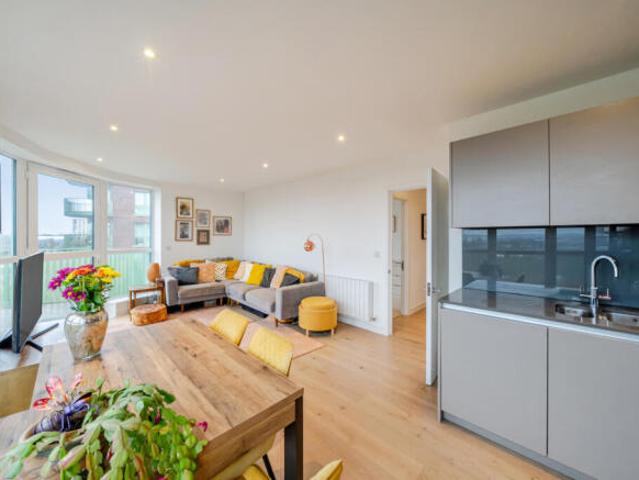 Apartment for sale in Kidbrooke, Greater London