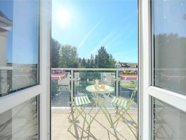 Apartment for sale in Roundhay, West Yorkshire