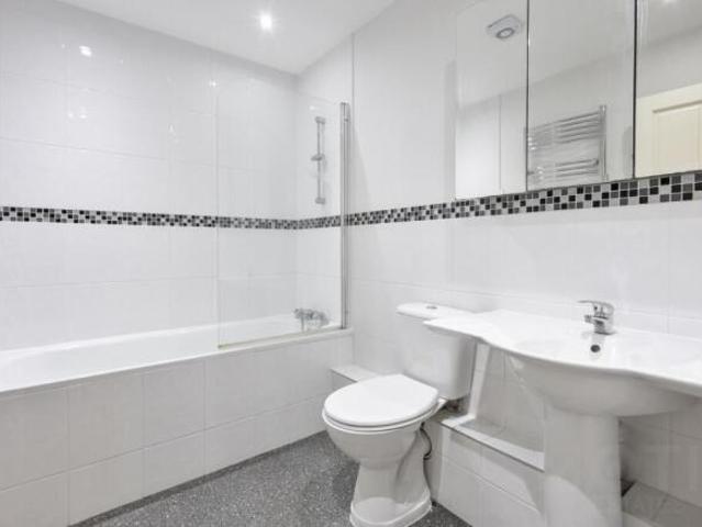 Apartment for sale in Folkestone