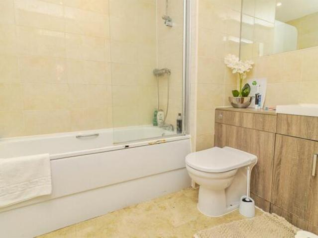 Apartment for sale in Milton Keynes